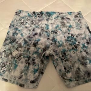 Lululemon Shades of blues and grey high waist shorts practically new